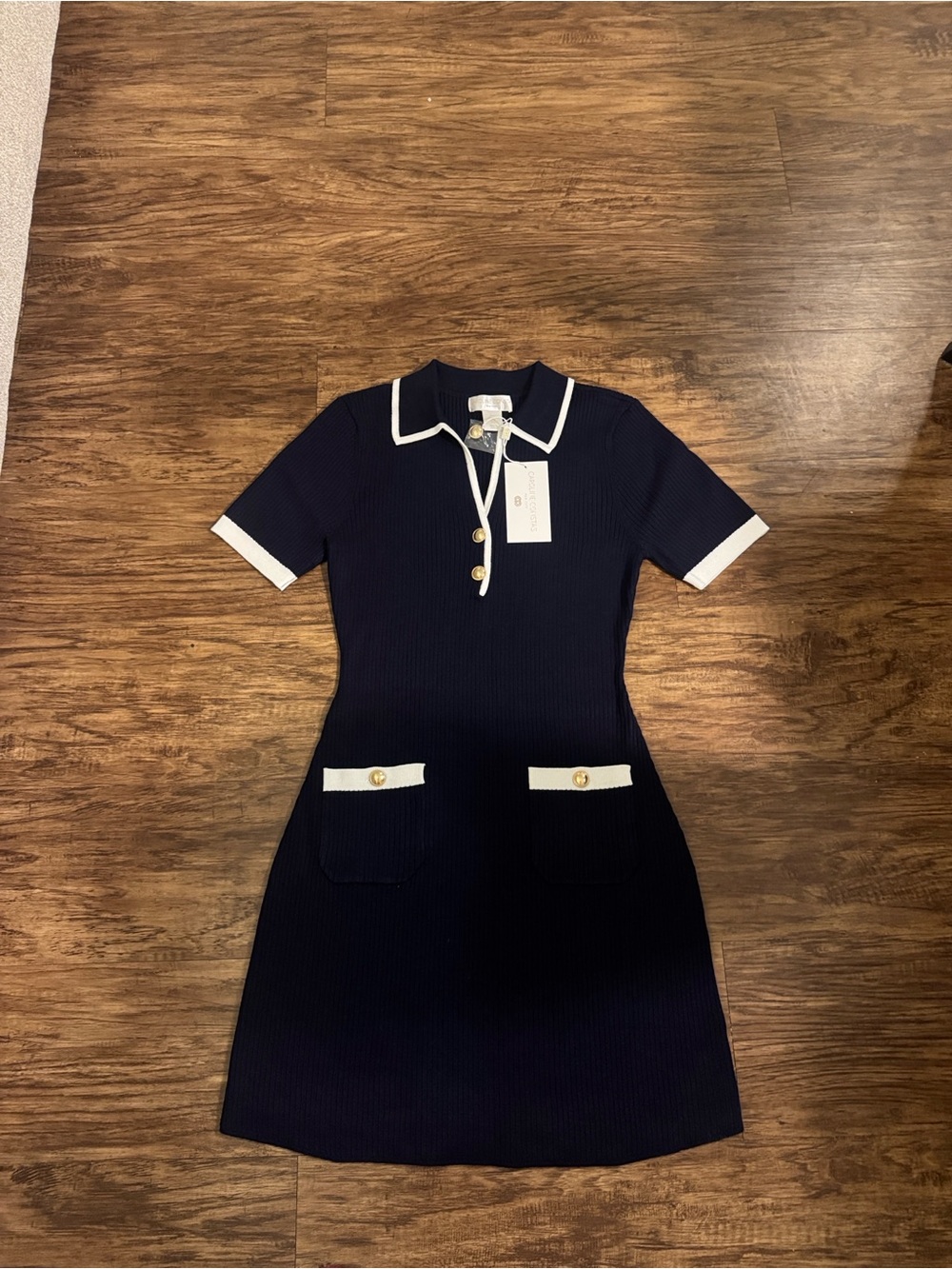 NWT Caroline constas dress size large